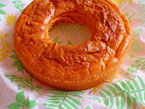 甘くないシフォンケーキ　トマト味　